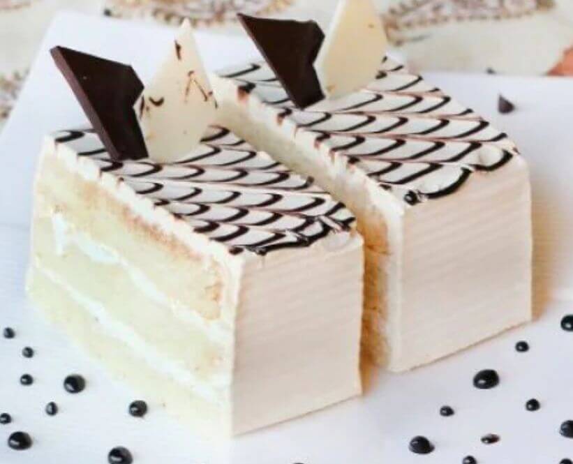 Eggless butterscotch pastry