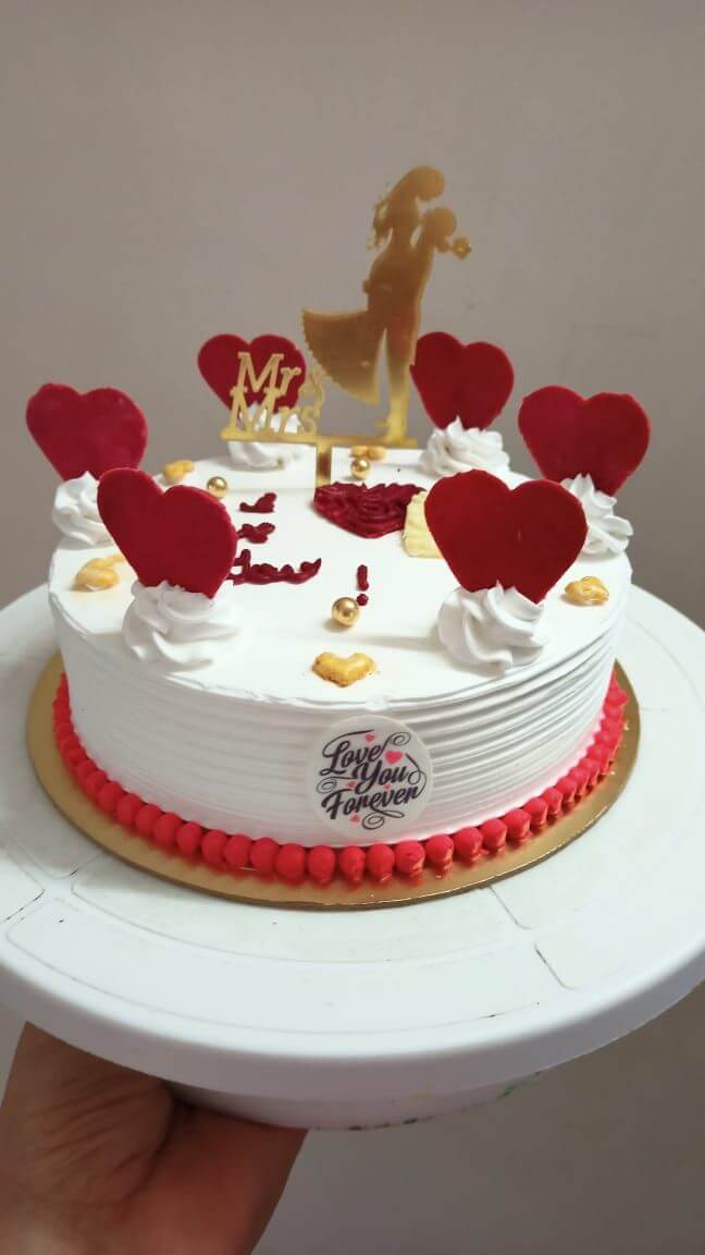 Eggless chocolate vanilla cake