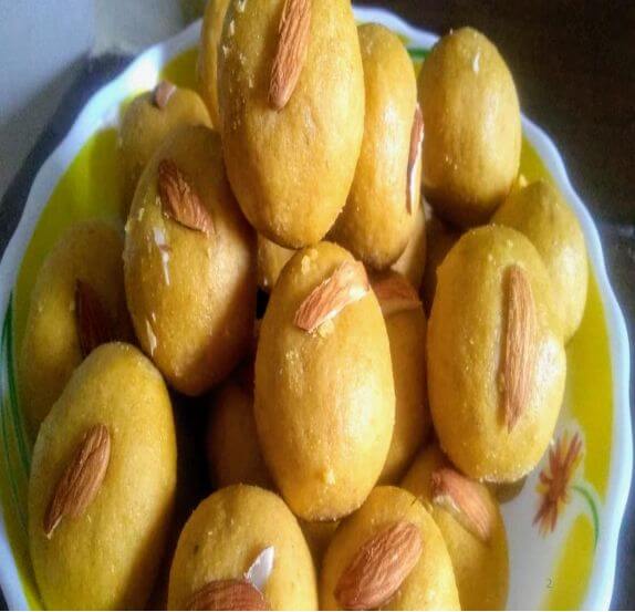 Besan Ladoos