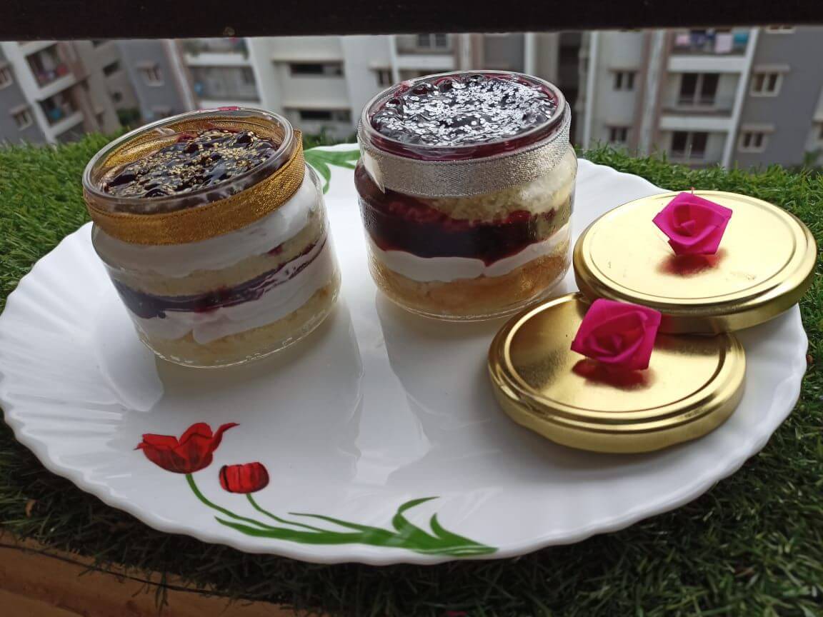 Eggless Blueberry jar cake