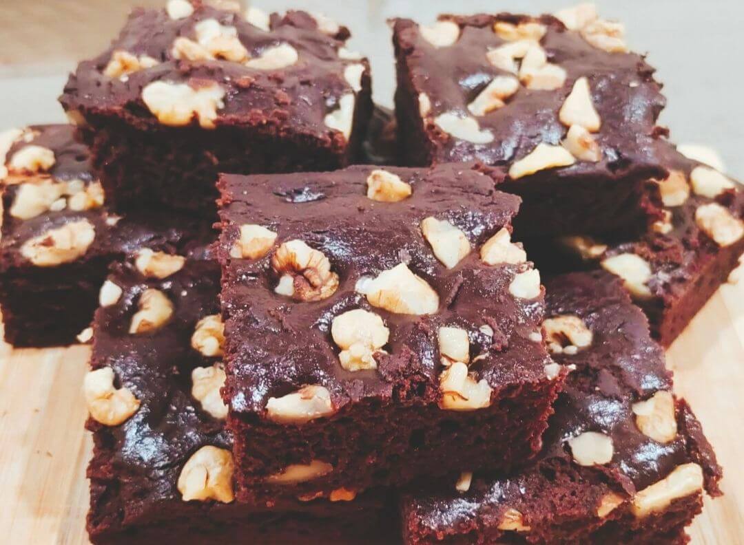 Whole Wheat Brownie ( walnuts)