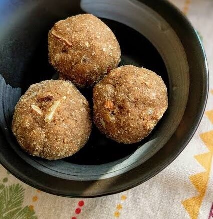 Besan ladoo
