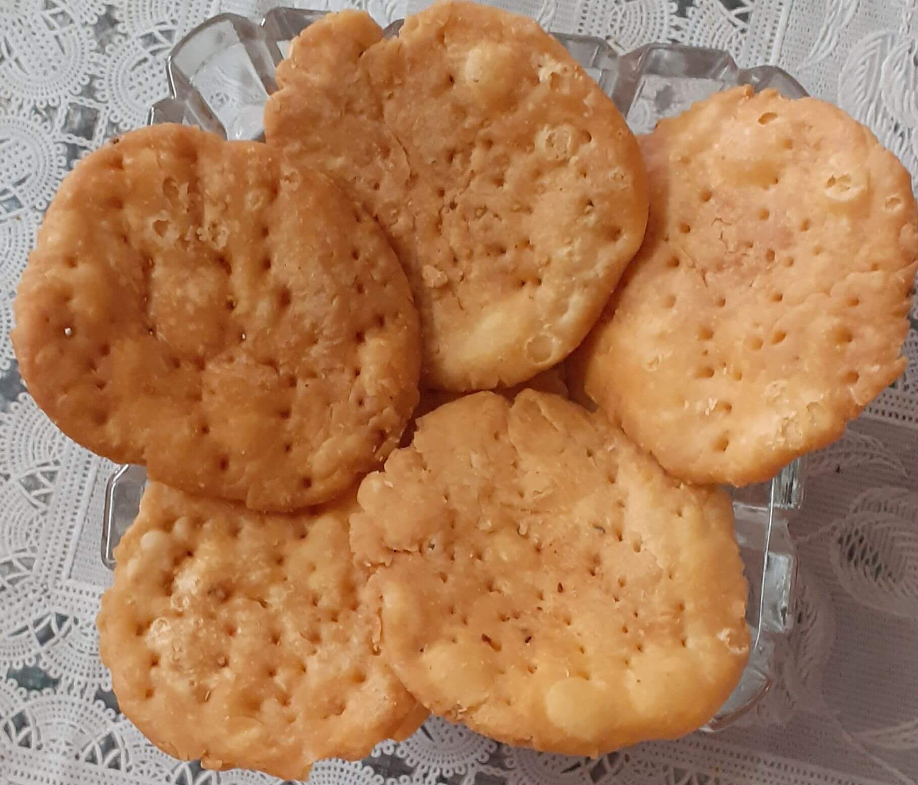 namak ajwain mathri