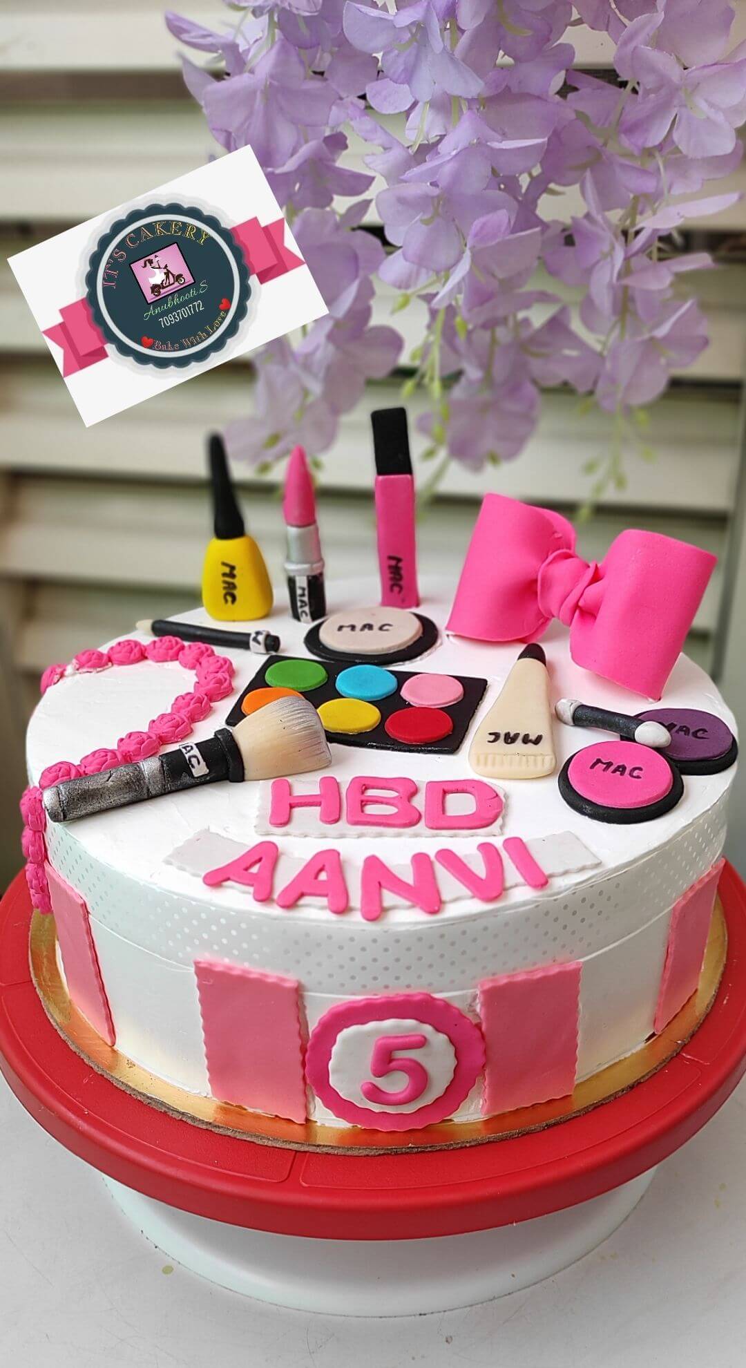 Make-up Box Theme Cake