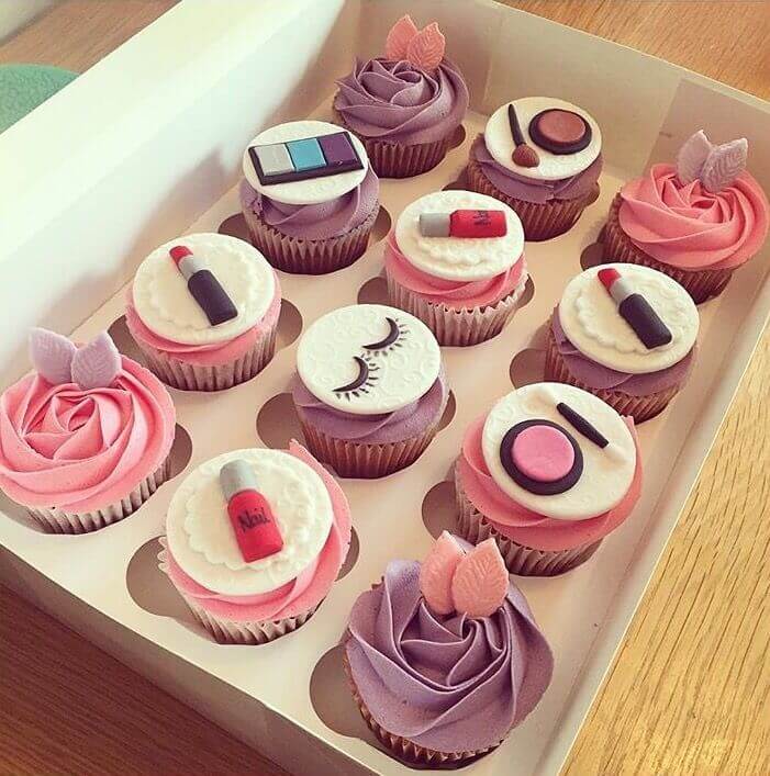 WOMEN'S DAY SPECIAL CUPCAKES