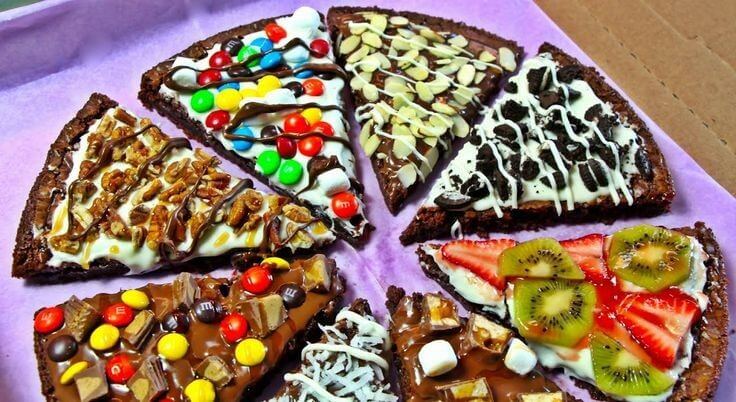 Mouthwatering Brownie Pizza