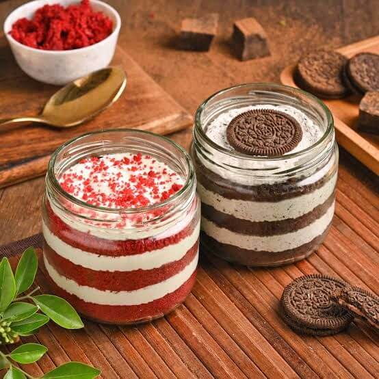 Christmas Theme Jar Cakes