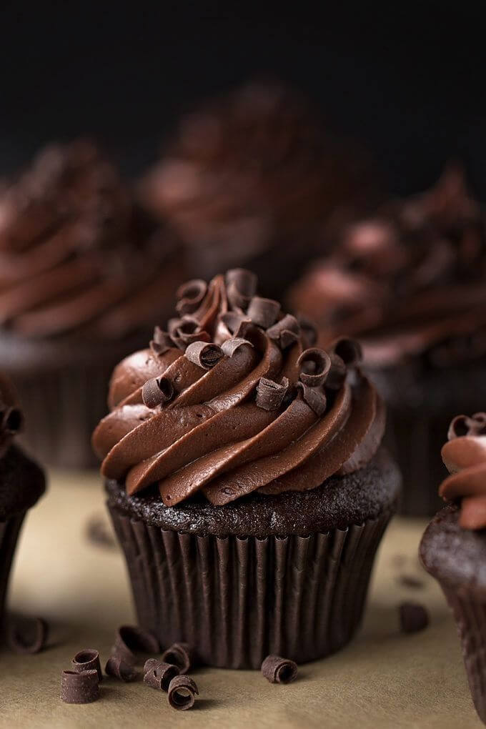 CHOCOLATE CUPCAKES