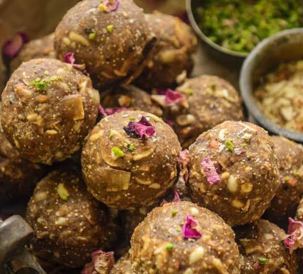 Gond Aata Dryfruits laddu