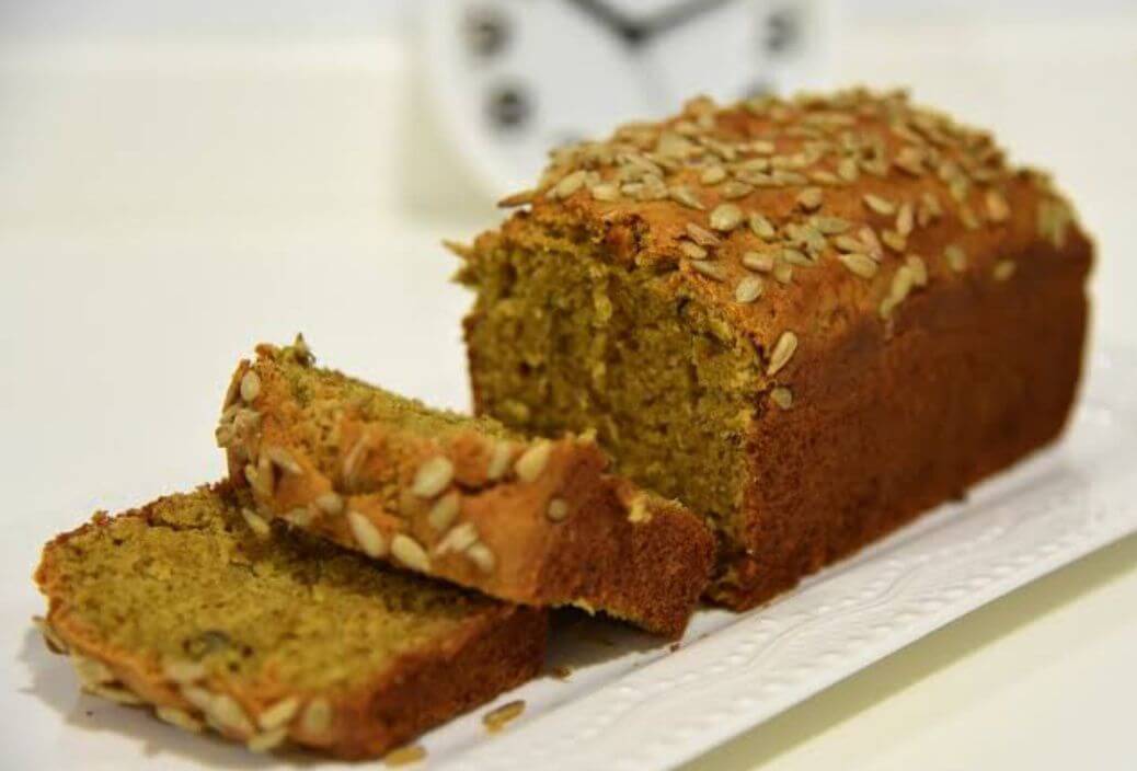 XMAS BANANA SPICED CAKE