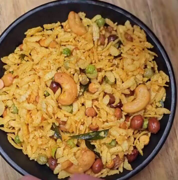 Poha chivda(fried)