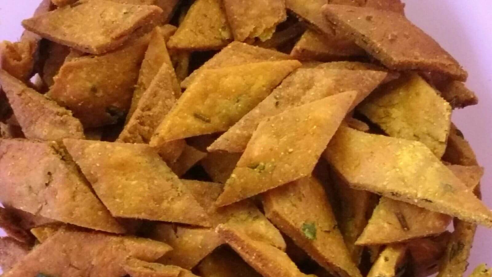 Wheat Methi shankarpara